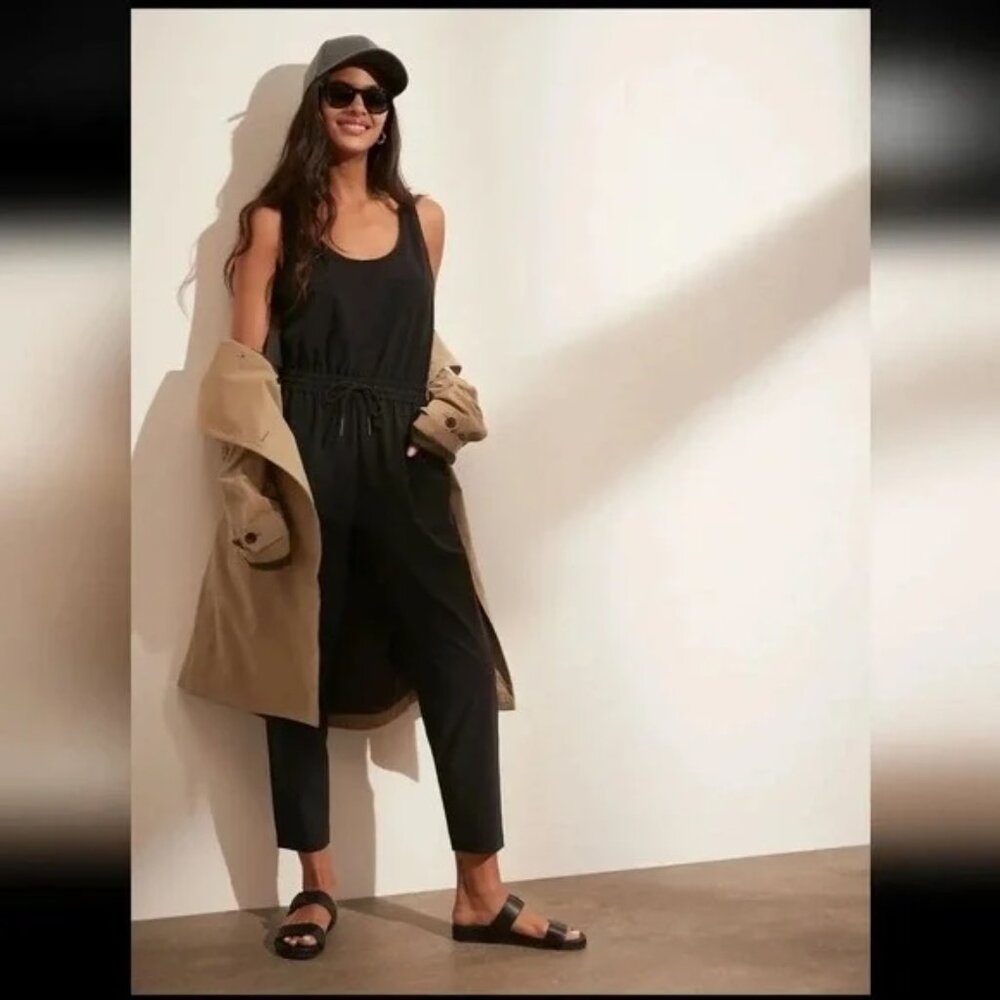 Banana Republic Women’s Black Tank Flyweight Jumpsuit with Pockets- Size S P